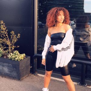 Meet your Posher, Leila